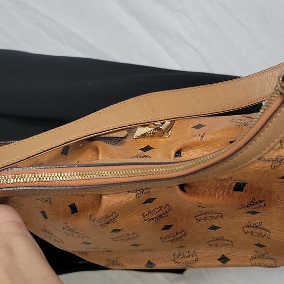 MCM Authentic - Picture 8 of 13